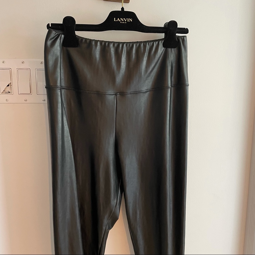 ARITZIA WILFRED FREE DARIA LEATHER ISH LEGGINGS 🖤